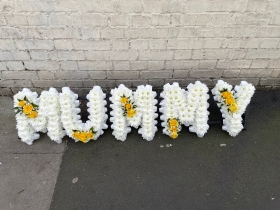 Mummy tribute flowers