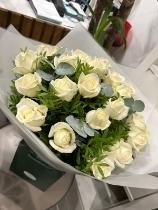 40 white roses bouquet