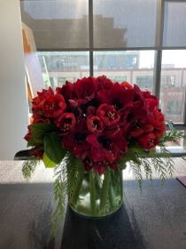 Red Amarylis Bouquet in Vase
